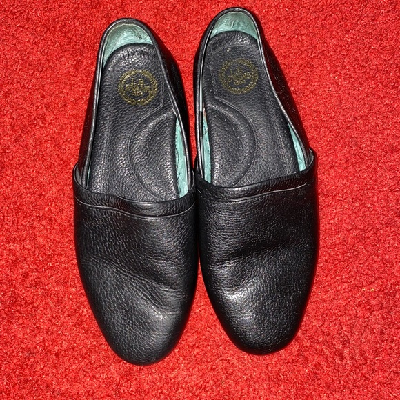Leather closed back slippers - Picture 1 of 4